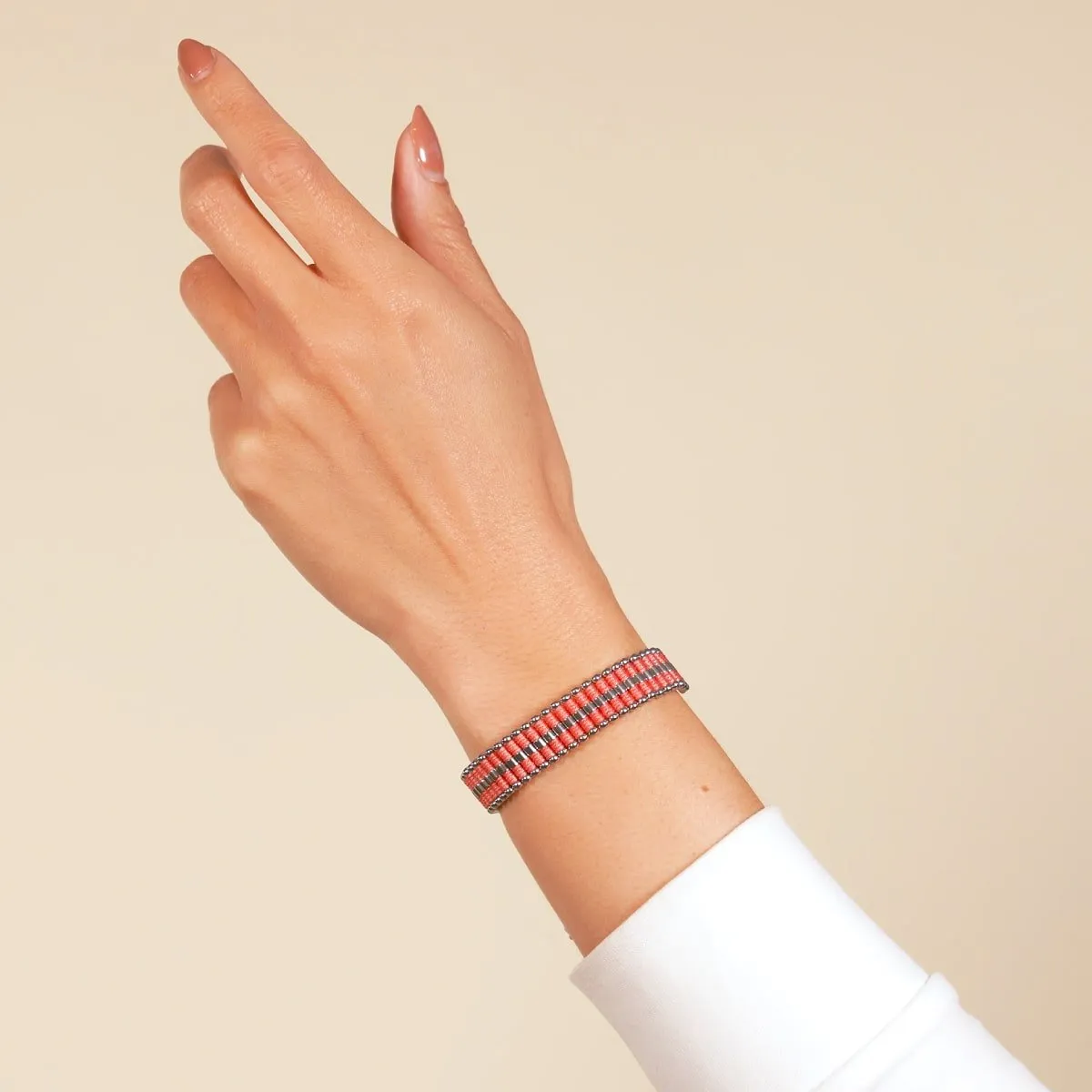 Amici | Silver | Coral | Macrame Bracelet