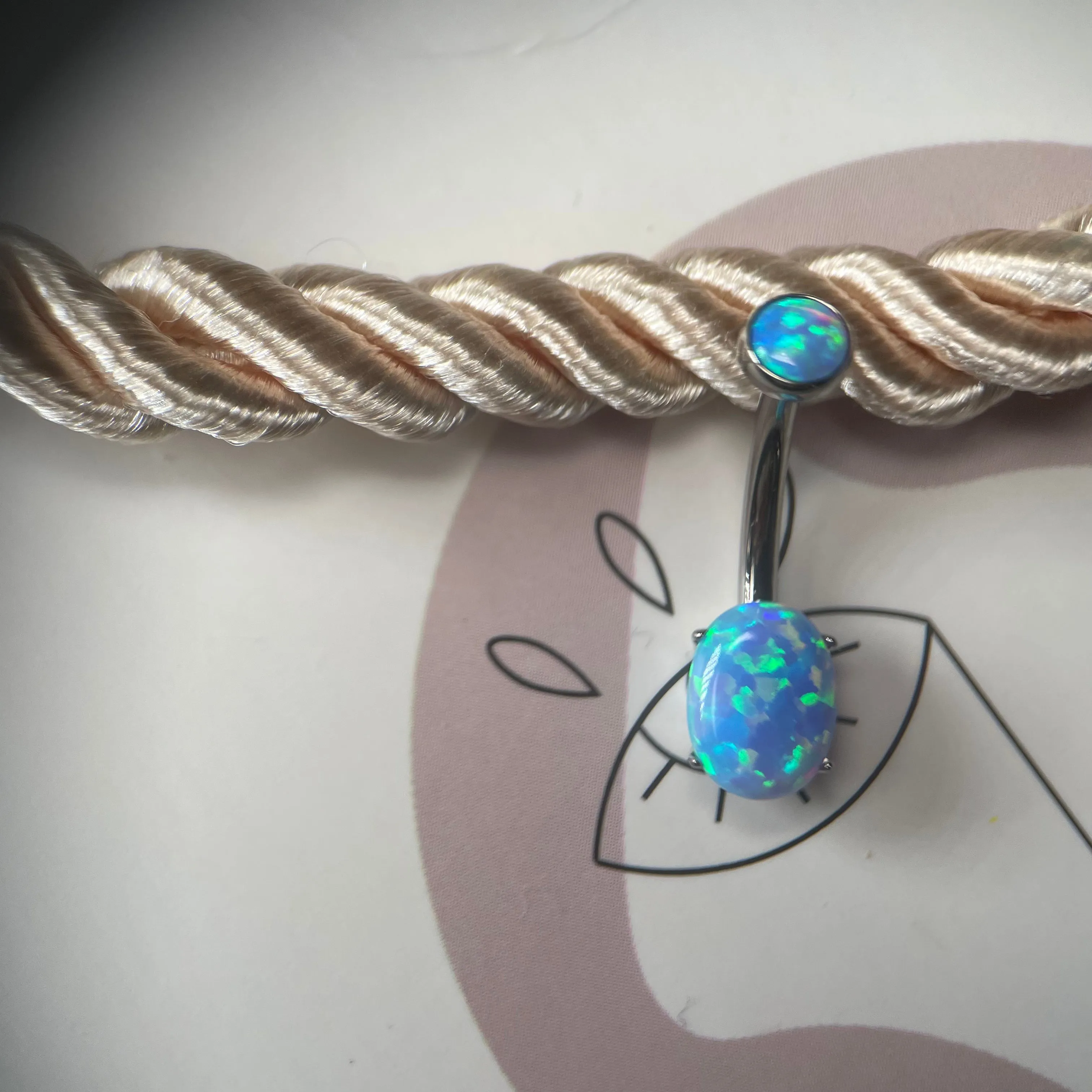 Anatometal Oval Cut Navel Curve