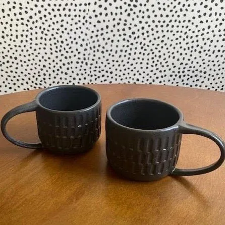 Carved Mug in Black