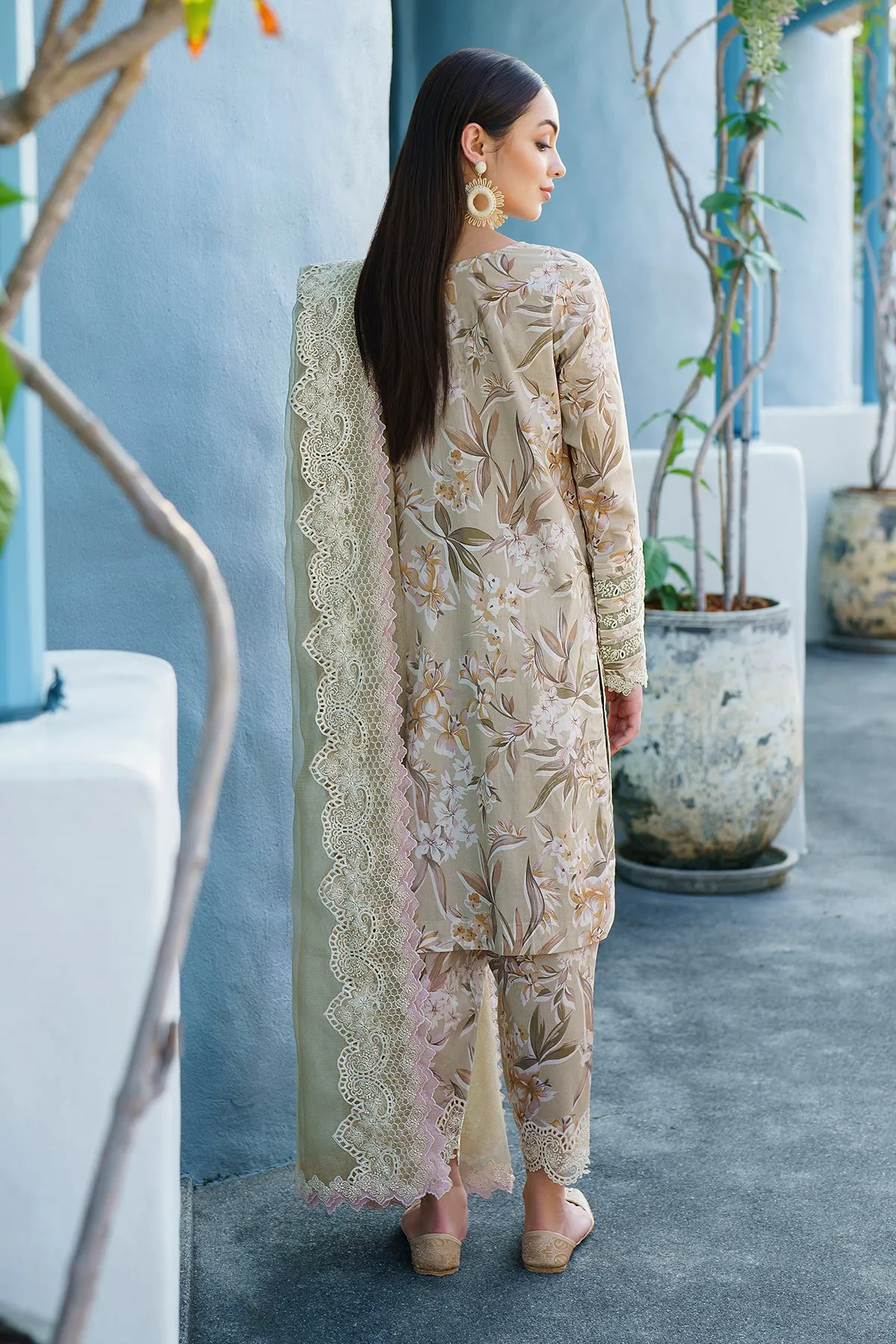 EMBROIDERED PRINTED LAWN UF-568