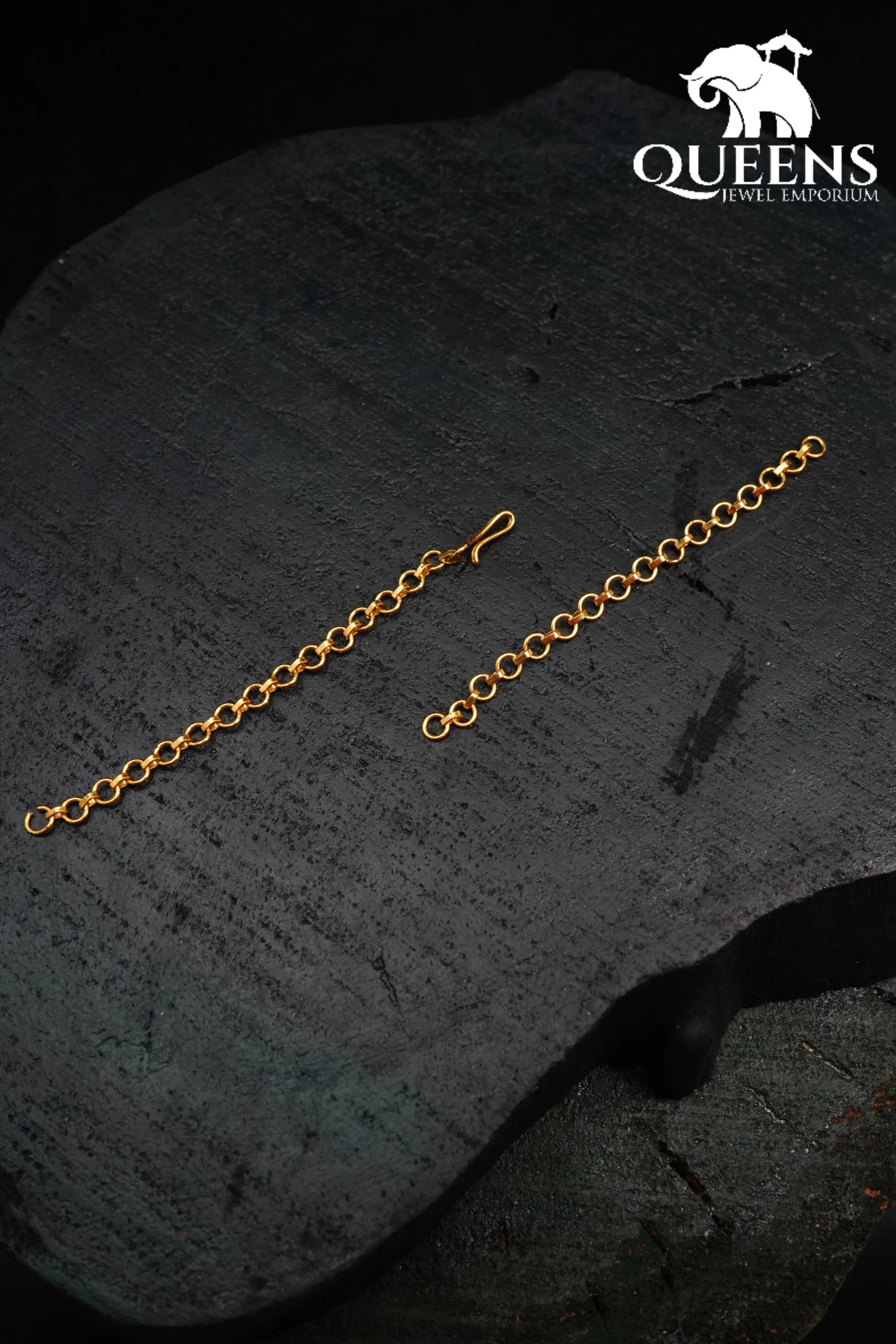 LASHYA VICTORIAN NECKLACE
