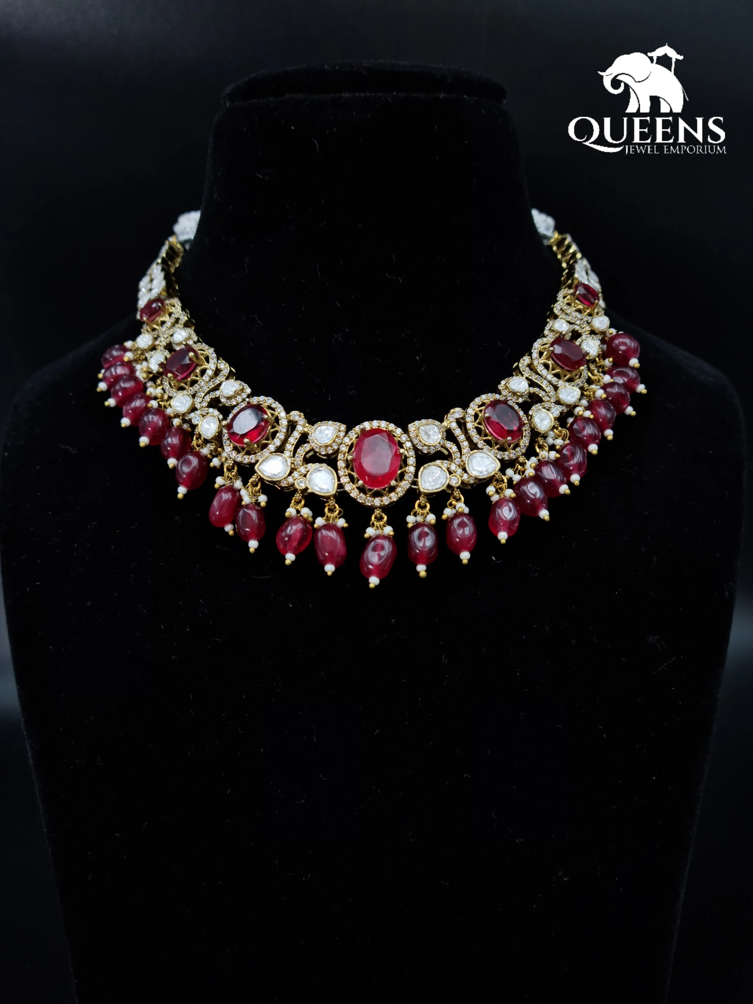 LASHYA VICTORIAN NECKLACE
